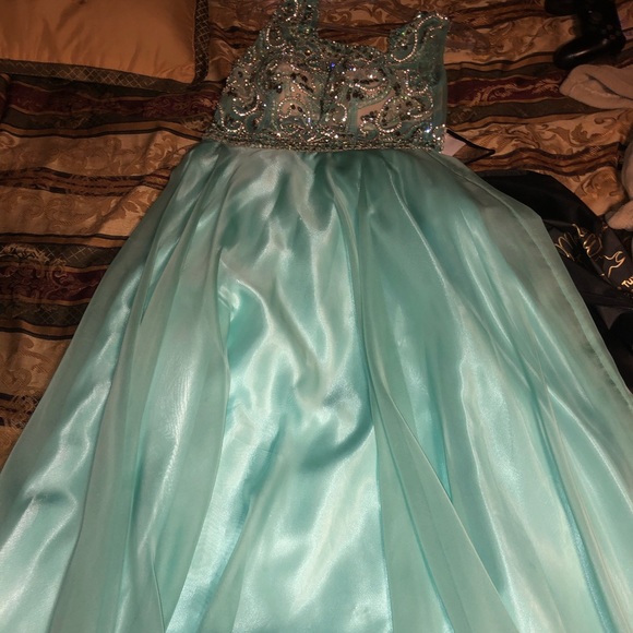 Prom dress - Picture 2 of 3